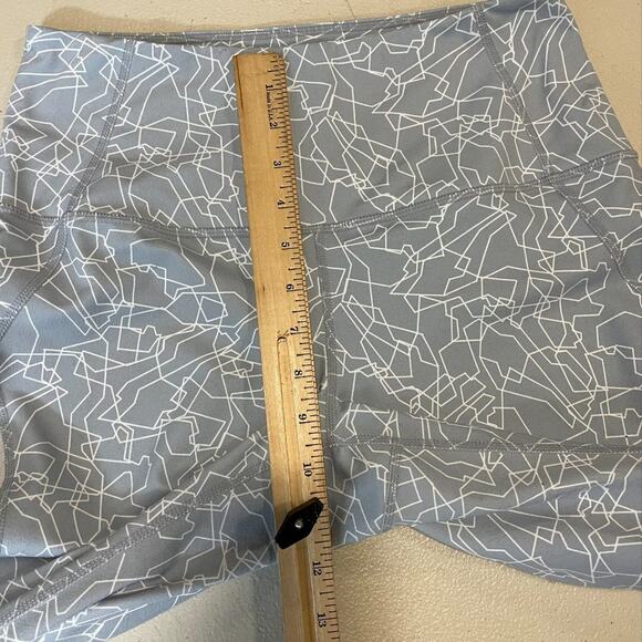 Zella Print Capri Leggings Size Medium - Picture 10 of 11